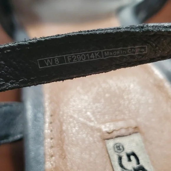 Ugg heels. - Picture 6 of 6